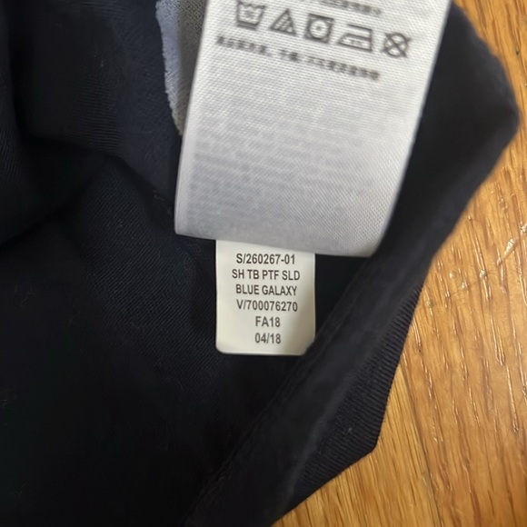 Gap NWT T-shirt lot of 2.  Olive & Navy Short Sleeve Pocket Tees - Picture 10 of 10